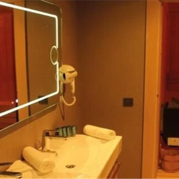 Ramada by Wyndham Tire’de Kahvaltı Dahil Çift Kişilik Konaklama