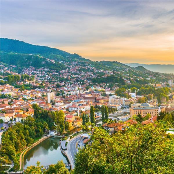 İzmir'den Uçak İle Gündüz Kalkışlı 6 Gece 8 Gün Konaklamalı Tüm Ekstra Turlar Dahil Vizesiz Kosovalı Mega Balkan Turu