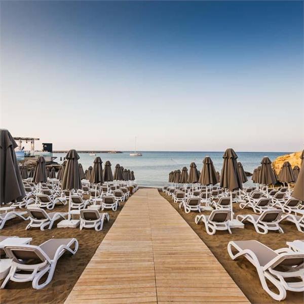 İzmir'den Uçak İle Hareketli Kıbrıs Lord’s Palace Hotel Tam Pansiyon Plus Konaklama Seçenekleri