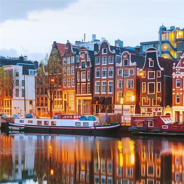 İzmir'den Uçaklı 3 Gece 4 Gün Konaklamalı Renklerin Şehri Amsterdam Turu