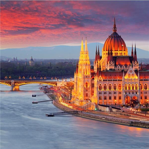 İzmir'den Uçaklı İle Kalkışlı 5 Gece 6 Gün Konaklamalı Uçaklı Orta Avrupa Turu