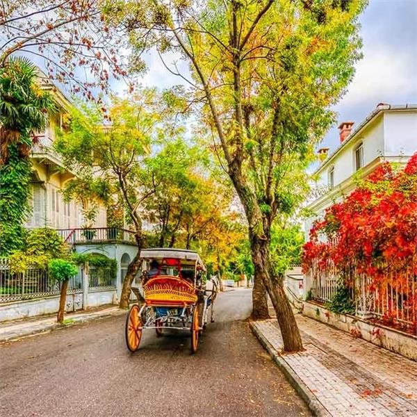 İzmir'den Uçaklı ve 2 Gece 3 Gün Konaklamalı İstanbul Tarihi Yarımada Pierre Loti Dolmabahçe Kuzguncuk Kadıköy Turu