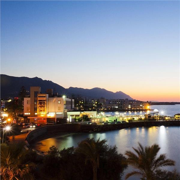 İzmir'den Uçak İle Hareketli Kıbrıs Dome Hotel Oda Kahvaltı Konaklama Seçenekleri