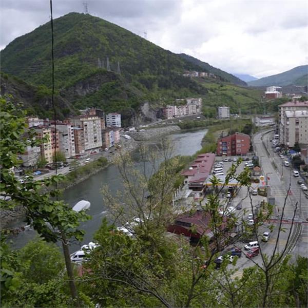 İzmir'den Uçak İle 2 Gece 3 Gün Konaklamalı Demir Elma Festivali ve Karadeniz Turu