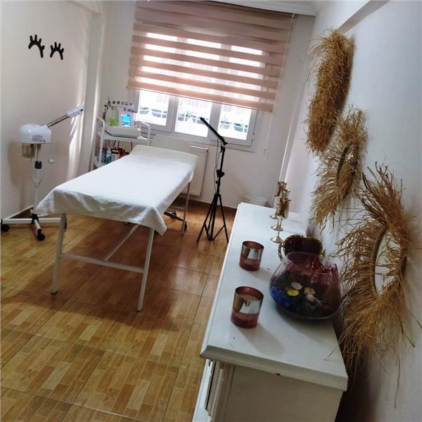 Bornova Tansu Estetik Güzellik'te Daha genç bir cilt için kimyasal peeling fırsatı indirimli burada.