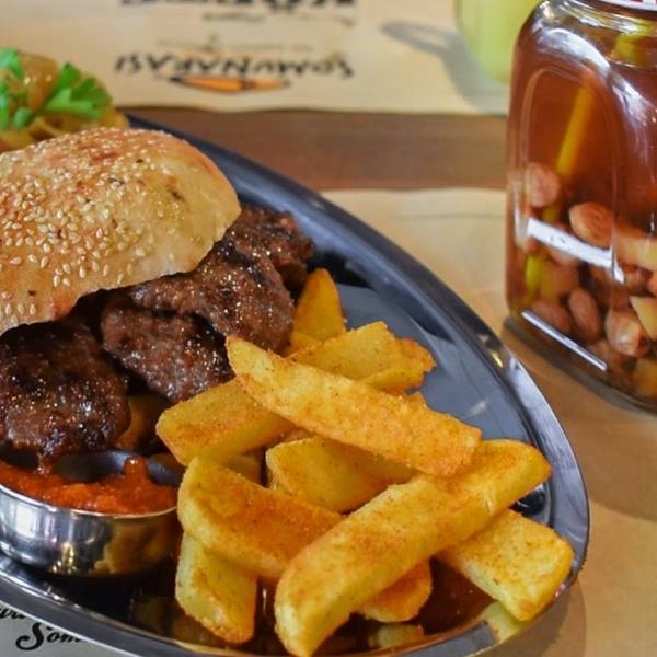 İzmir Westpark Somunarası’nda Köfte Menüler