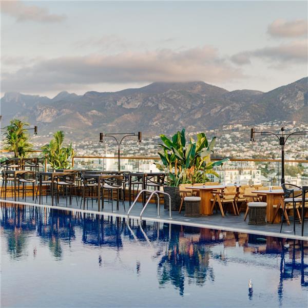 İzmir'den Uçak İle Hareketli 2 Gece Ve 3 Gece Lord's Palace Hotel Konaklama Seçenekleri İle Kıbrıs Turu