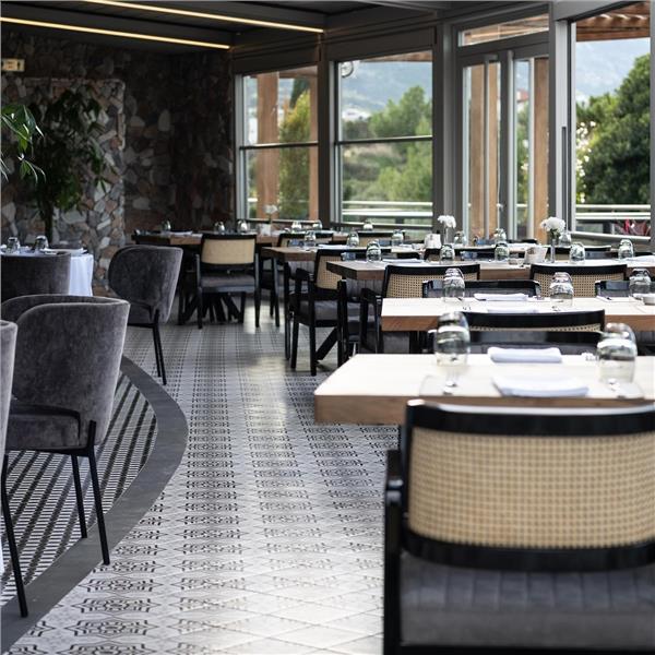 İzmir'den Uçak İle Hareketli Kıbrıs Chamada Prestige Hotel Herşey Dahil Konaklama Seçenekleri