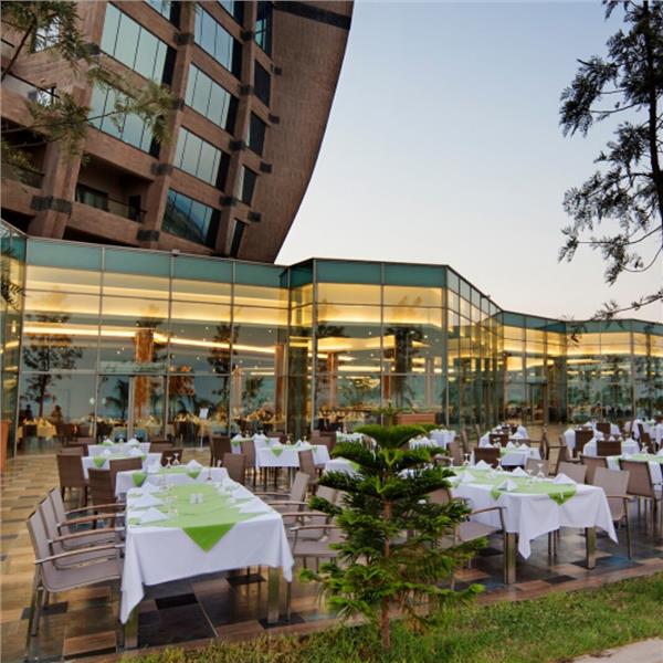 İzmir'den Uçak Bileti ve Otel Transferi Dahil 3 Gece 4 Gün UHD Konaklamalı Nuhun Gemisi Deluxe Hotel Spa Emre Altuğ Yılbaşı Galası 26.999TL'den Başlayan Fiyatlarla