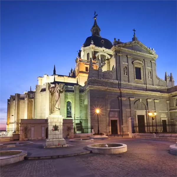 İzmir'den Uçaklı 8 Gece 9 Gün Konaklamalı Boydan Boya Büyük Portekiz, İspanya ve Endülüs Turu
