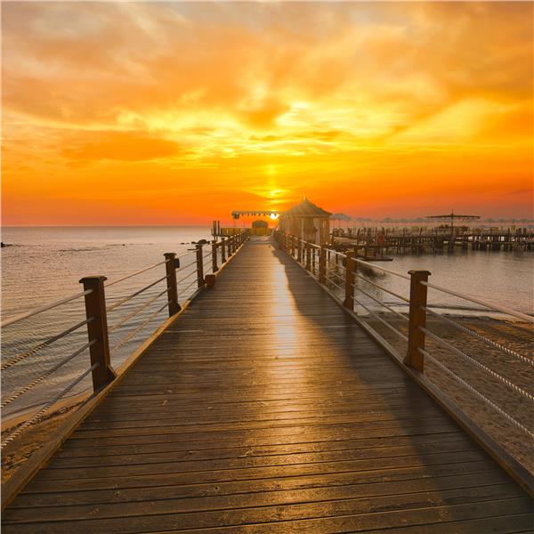 İzmir'den Uçak Bileti ve Otel Transferi Dahil 2 Gece ve 3 Gün Konaklamalı Kıbrıs Salamis Bay Conti Resort Hotel'de Gülden Yılbaşı Galası