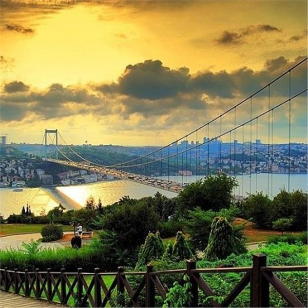 İzmir'den Kalkışlı 2 Gece 3 Gün Konaklamalı Lale ve Erguvan Zamanı İstanbul Turu