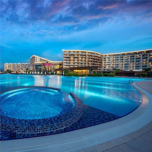 İzmir'den Uçak Bileti ve Otel Transferi Dahil 2 Gece 3 Gün Konaklamalı Elexus Hotel Girne Ebru Gündeş Yılbaşı Galası 43.300 TL'den Başlayan Fiyatlarla