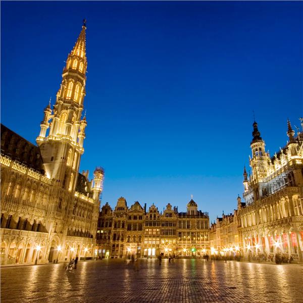 İzmir'den Uçaklı 2 Gece 3 Gün Konaklamalı Brüksel, Brugge, Romantik Paris Turu