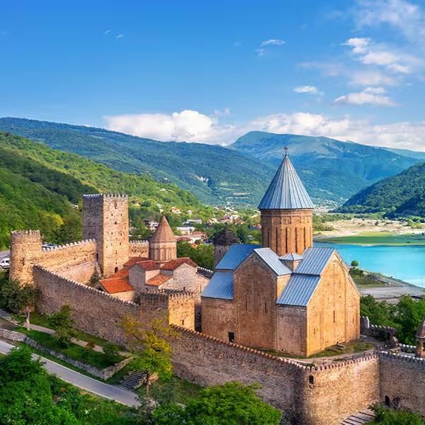 İzmir'den Uçaklı 6 Gece 7 Gün Konaklamalı Karadeniz Yaylalar ve Batum Turu