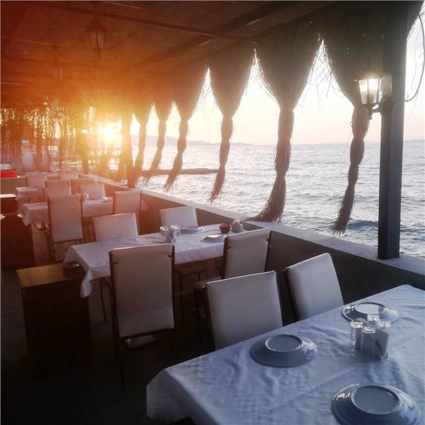 Güzelbahçe İnadına fasıl Restaurant'da Denize nazır Serpme Kahvaltı