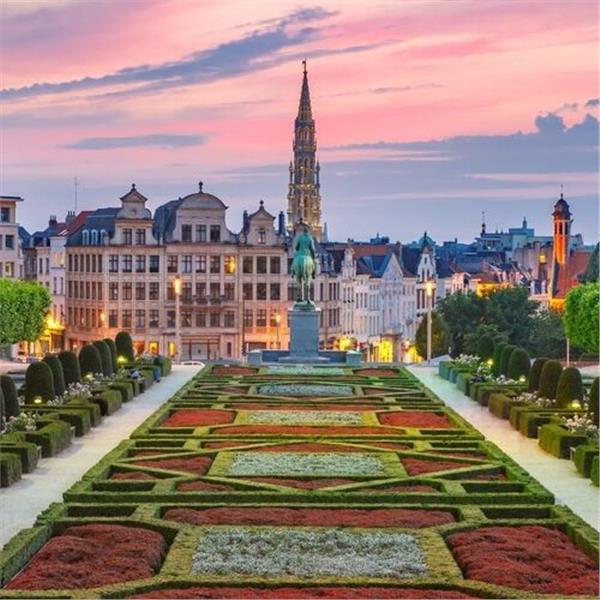 İzmir'den Uçaklı 5 Gece 6 Gün Konaklamalı Avrupa Esintileri Paris Disneyland Turu