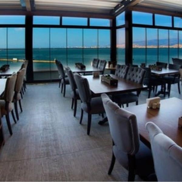 Konak Pasaport Pier Hotel'de Deniz Manzarası Eşliğinde Açık Büfe Kahvaltı Keyfi