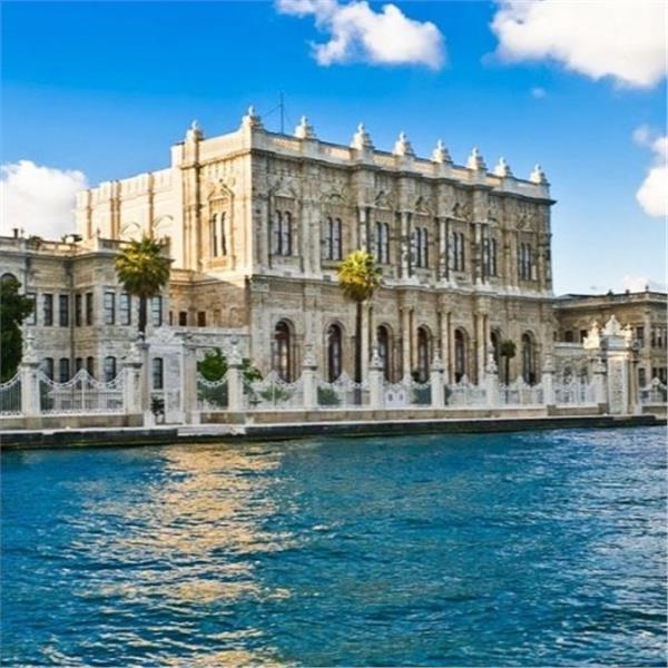 İzmir'den Kalkışlı 2 Gece 3 Gün Konaklamalı Lale ve Erguvan Zamanı İstanbul Turu