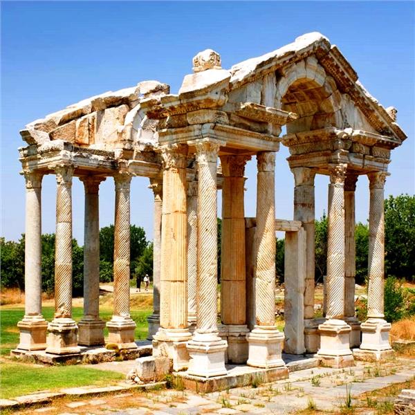 İzmir Çıkışlı 1 gece 2 gün Termal Otel Konaklamalı Hierapolis, Afrodisias ve Laodikya Antik Kenti, Travertenler, Buldan ile Pamukkale Turu