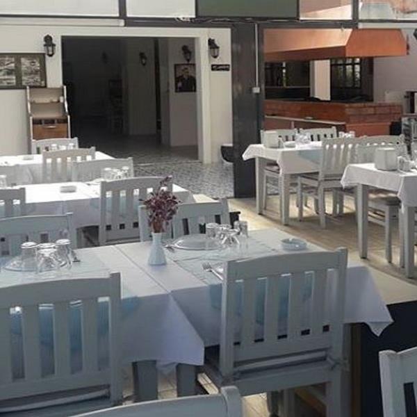 Güzelbahçe Kanatçı Restaurant Sınırsız Meze Eşliğinde İçeceğini Getir Menü