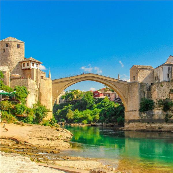 İzmir'den Uçak İle Çıkışlı 7 Gece 8 Gün Konaklamalı Uçaklı Vizesiz Kosovalı Büyük Balkan Turu