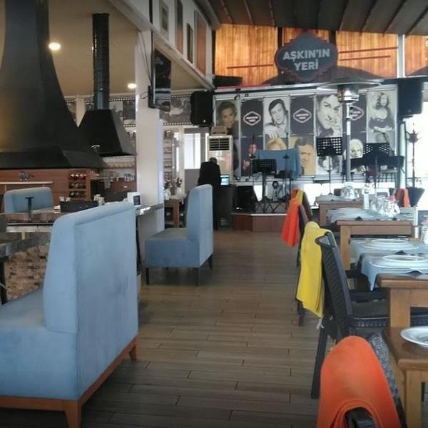 Güzelbahçe Aşkın’ın Yeri Enfes Lezzetler ve Canlı Müzik Eşliğinde Et Menüleri