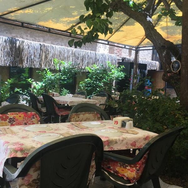 Çiçekliköy Zeytindalı Kahvaltı Evi’nde Enfes Serpme Köy Kahvaltısı