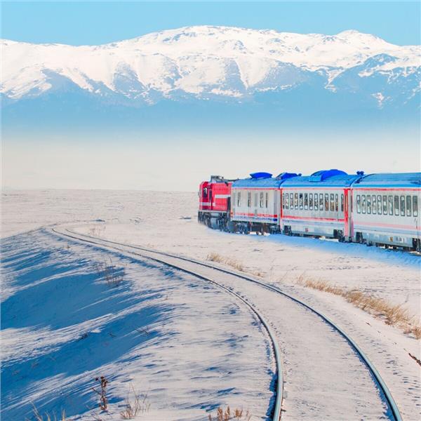 İzmir Uçak İle Hareketli 3 Gece 4 Gün Konaklamalı Tren ve Uçak Biletleri Dahil Vangölü Ekspresi Turu