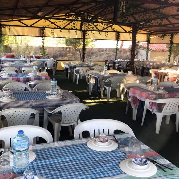 Çiçekliköy Asmalı Kahvaltı Evi’nde Doğa ile iç içe Serpme Köy Kahvaltısı