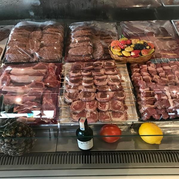 Güzelbahçe Aşkın’ın Yeri Enfes Lezzetler ve Canlı Müzik Eşliğinde Et Menüleri