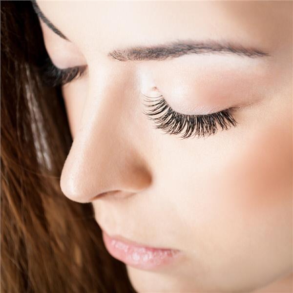 Bornova Harika Kuaför Güzellik Kirpik Lifting Uygulaması