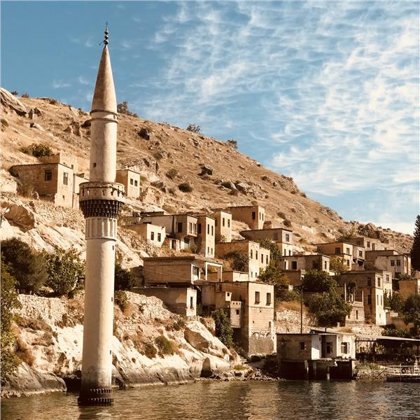 İzmir'den Uçak İle Hareketli Yılbaşı Özel 2 Gece 3 Gün Cihangir Konağı Butik Otel Konaklamalı Butik Şanlıurfa Turu. Üstelik Urfam Konuk Evinde Unutulmaz Yılbaşı Gecesi Yemeği ve Eğlencesi Dahil