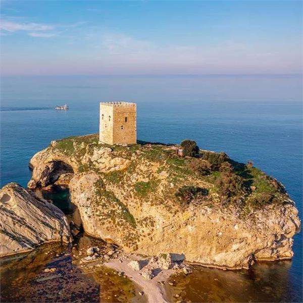 İzmir'den Uçaklı ve 2 Gece 3 Gün Konaklamalı İstanbul Tarihi Yarımada Pierre Loti Dolmabahçe Kuzguncuk Kadıköy Turu