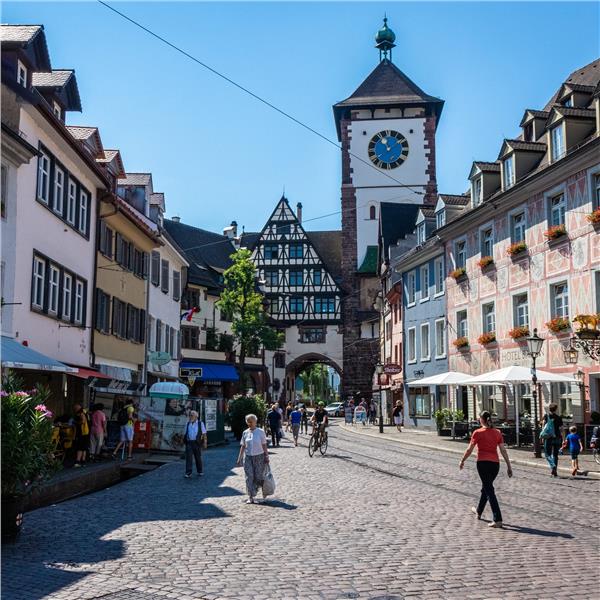 İzmir'den Uçaklı 6 Gece 7 Gün Konaklamalı Fransa İsviçre Almanya Rüyası Turu