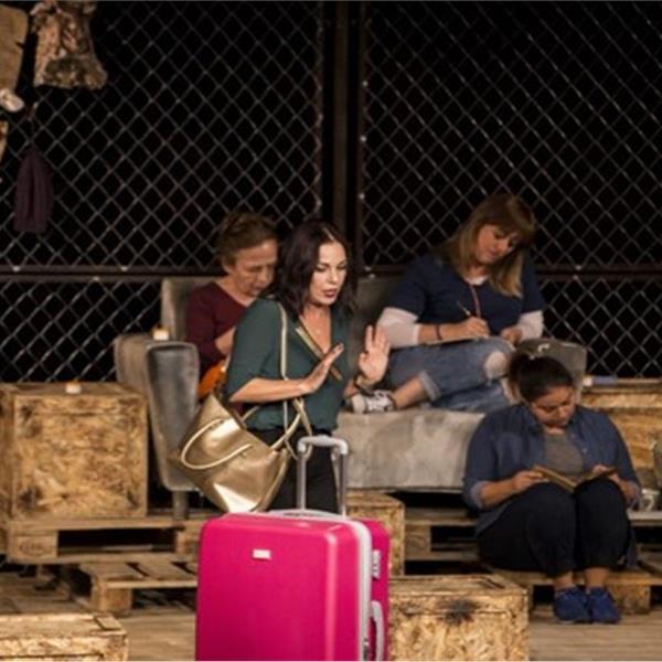 'Nereye Gitti Bütün Çiçekler?' Tiyatro Oyunu Bileti