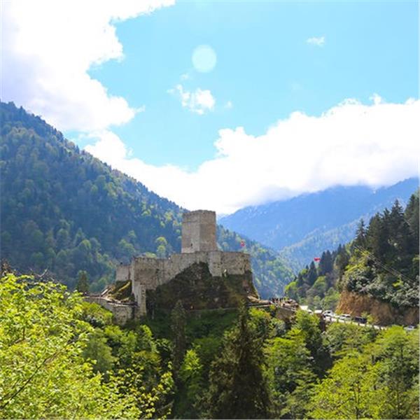 İzmir'den Uçaklı 4 Gece 5 Gün Konaklamalı Karadeniz Fırtınası Ve Yaylalar Turu. 5* Batum Konaklama Dahil