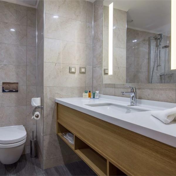 İzmir Çıkışlı 1 gece 2 gün Safranbolu Hilton Garden Inn Konaklamalı Abant, Yedigöller, Safranbolu, Gölcük, Amasra ile Batı Karadeniz Turu