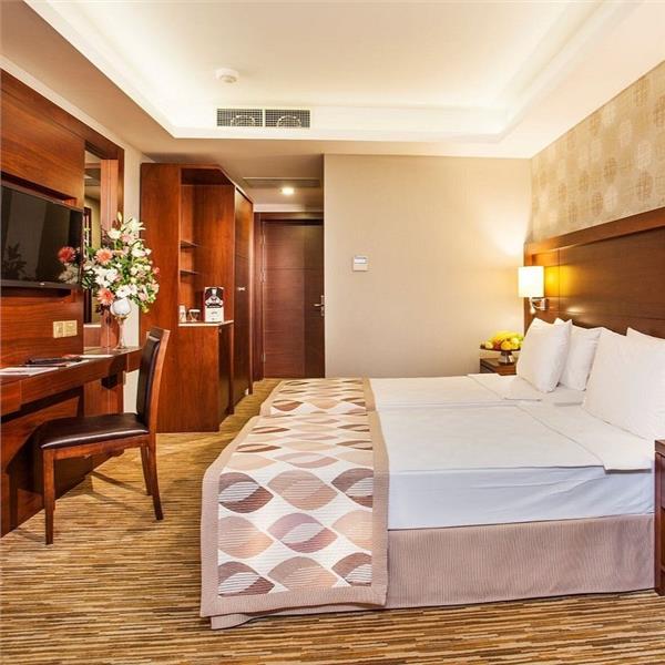 İzmir'den Uçak Bileti ve Otel Transferi Dahil 2 Gece ve 3 Gün Konaklamalı Kıbrıs Salamis Bay Conti Resort Hotel'de Gülden Yılbaşı Galası