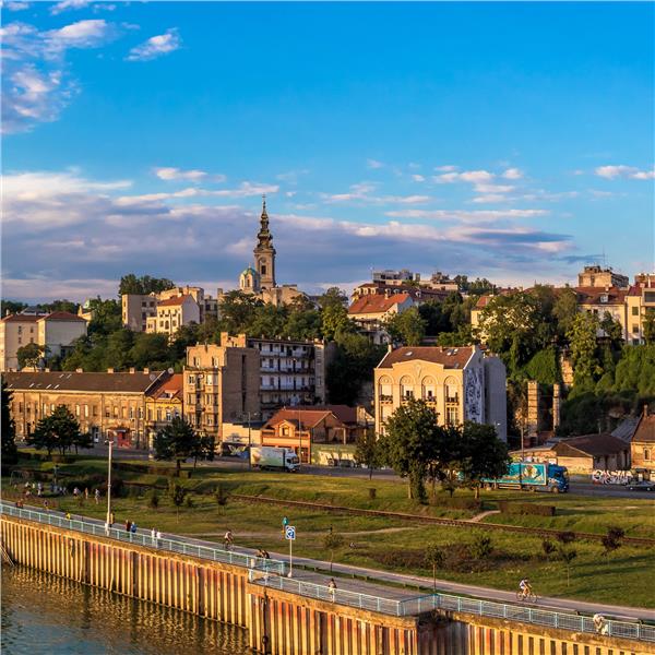 İzmir'den Uçak İle Çıkışlı 7 Gece 8 Gün Konaklamalı Uçaklı Vizesiz Kosovalı Büyük Balkan Turu