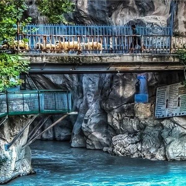 İzmir çıkışlı 4 gece 5 gün Bungalow  Konaklamalı Saklıkent, Kaputaj Plajı, Tekne Turu, Düden Şelalesi, Yanartaş, Adrasan ve Salda ile Deluxe Olympos Turu