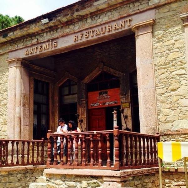 Şirince Artemis Restaurant'da Ödüllü Serpme Köy Kahvaltısı