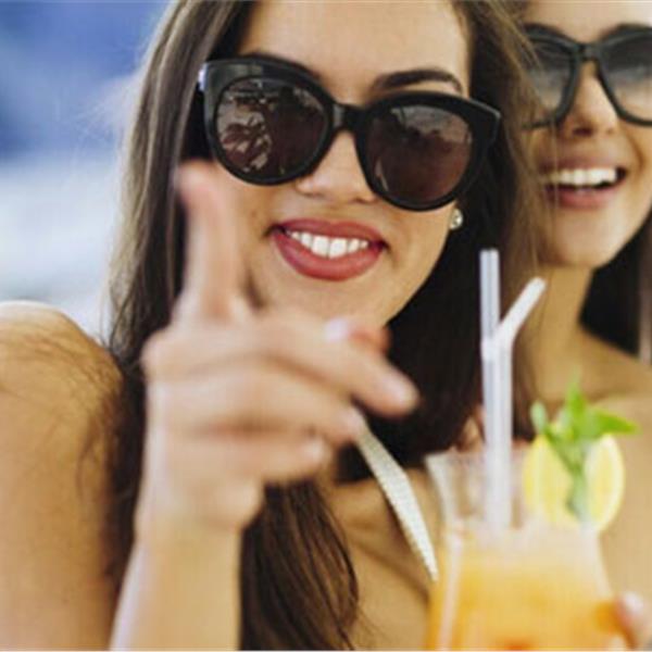 Çeşme Dilaila Beach Giriş, Şezlong, Şemsiye veya Kahvaltı