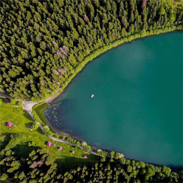 İzmir'den Uçak İle 2 Gece 3 Gün Konaklamalı Demir Elma Festivali ve Karadeniz Turu