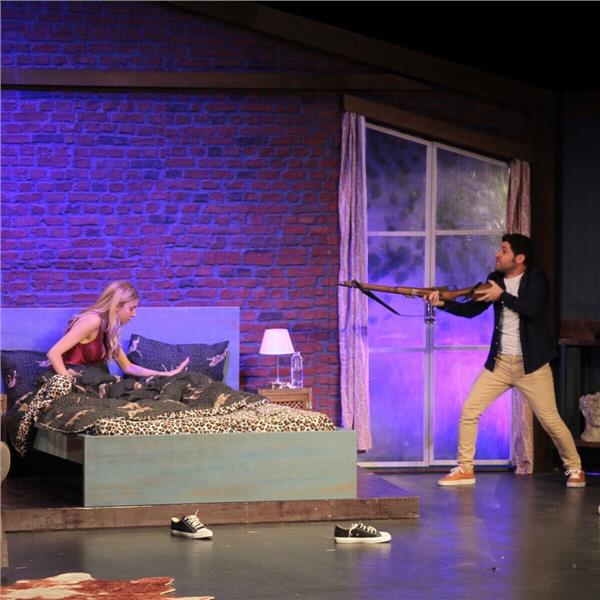 Baş Belası Tiyatro oyunu indirimli giriş bileti