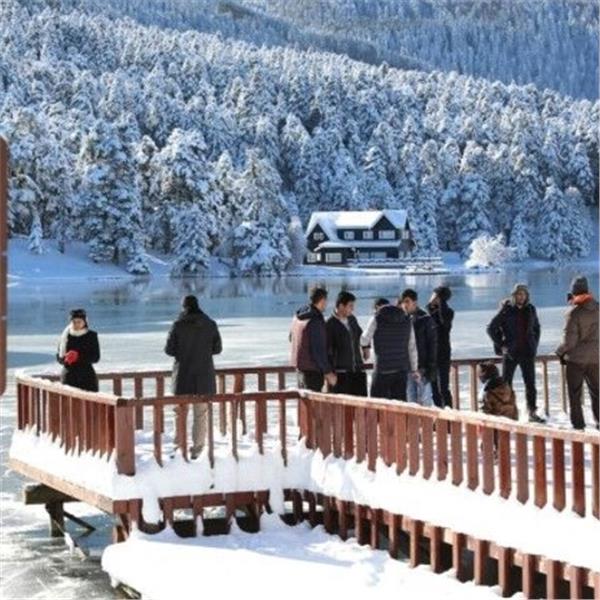 İzmir Çıkışlı Yılbaşı Özel 1 Gece 2 Gün Konaklama ve Limitsiz İçecekli Abant-Kartepe-Uludağ Turu