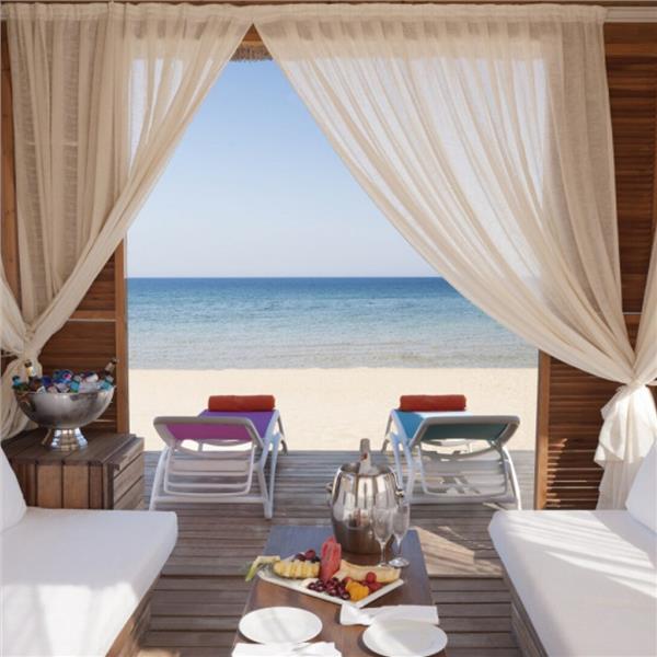 İzmir'den Uçak Bileti ve Otel Transferi Dahil 3 Gece 4 Gün UHD Konaklamalı Nuhun Gemisi Deluxe Hotel Spa Emre Altuğ Yılbaşı Galası 26.999TL'den Başlayan Fiyatlarla