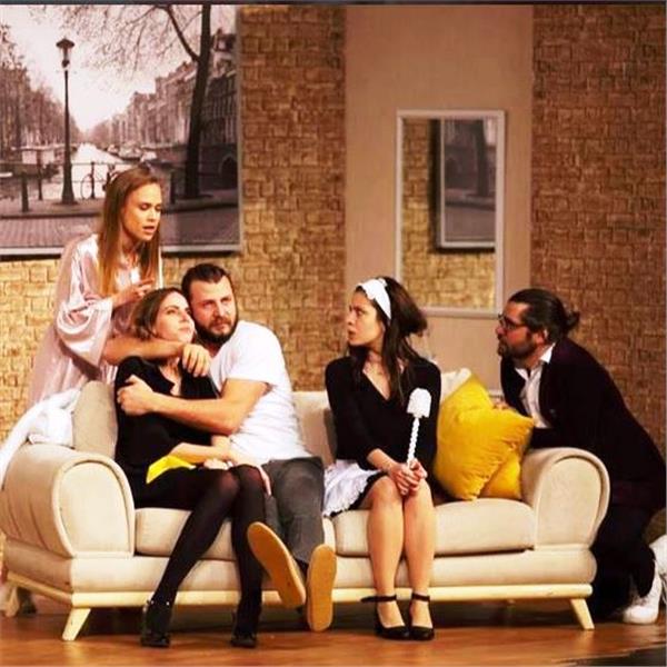 Suit Tiyatro oyunu oyun esnasında görüntü