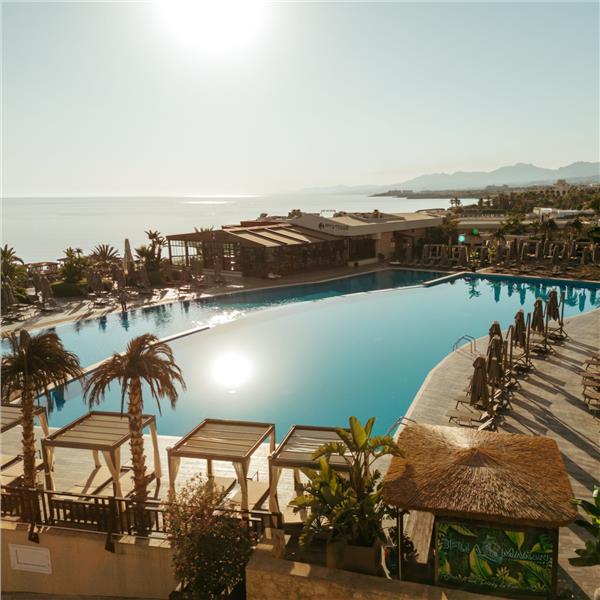 İzmir'den Uçak İle Hareketli 2 Gece Ve 3 Gece Lord's Palace Hotel Konaklama Seçenekleri İle Kıbrıs Turu