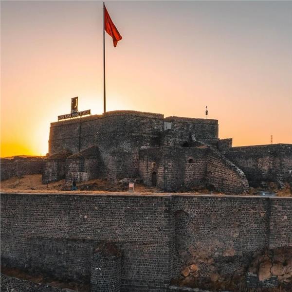 İzmir'den Uçaklı Ramazan Bayramı Özel 3 Gece 4 Gün Konaklamalı Vizesiz Erzurum Kars Batum Tiflis Turu